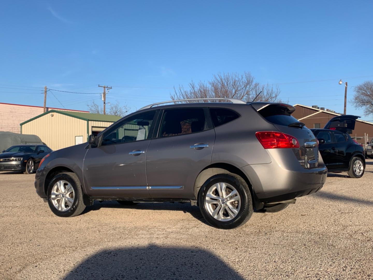 2015 Gray /gray Nissan Rogue Select (JN8AS5MT8FW) , AUTOMATIC transmission, located at 1830 North Belt Line Road, Irving, TX, 75061, (469) 524-0199, 32.834373, -96.993584 - Photo#5